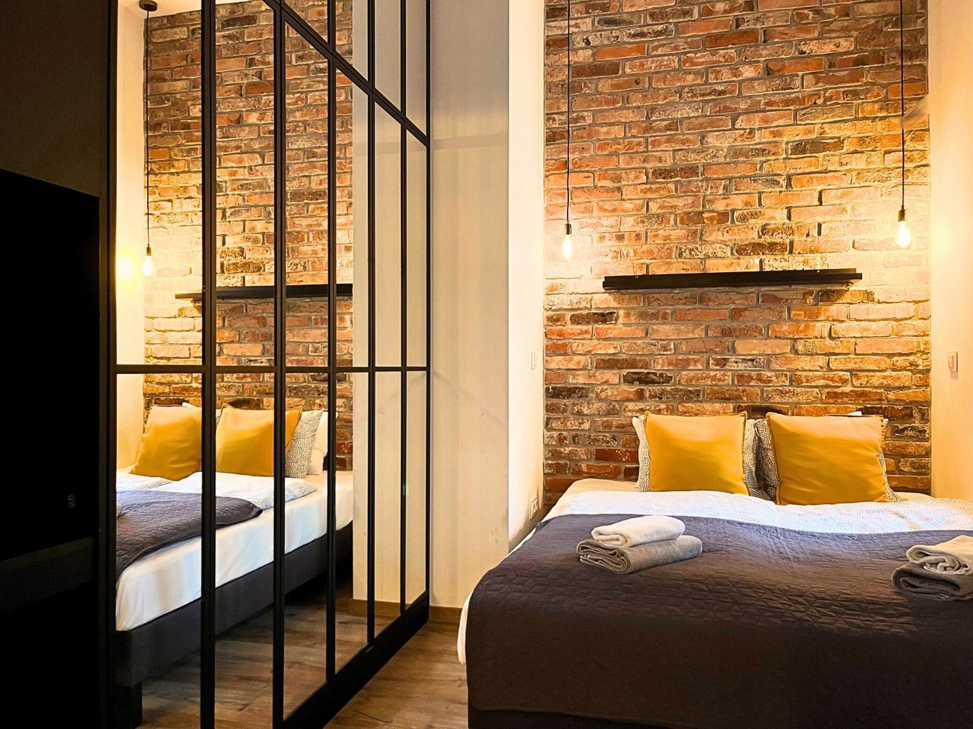 Large 75 M2 Apartment For 6 Guests Next To Wawel Castle คราคูฟ ภายนอก รูปภาพ